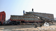<b>正阳县：秸秆“变废为宝” 实现生态效益取经济</b>